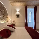 Domus Avi - Guest House